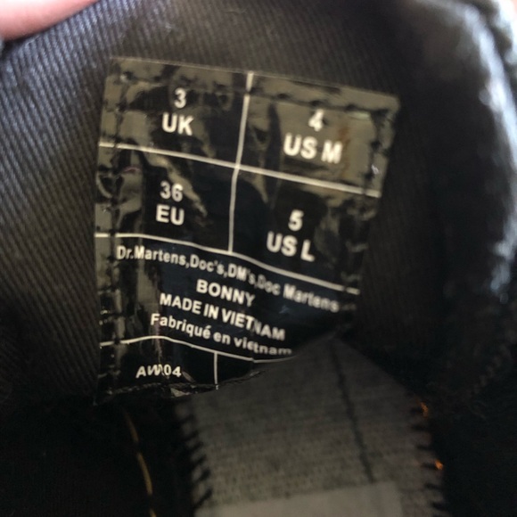 Dr. Martens Bonny chukka boots. Women’s size 6 (US) - Picture 6 of 7